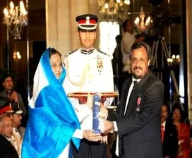 Dr. (Prof.) A.K Bhalla receiving Padma Shri from the Hon'ble President of India